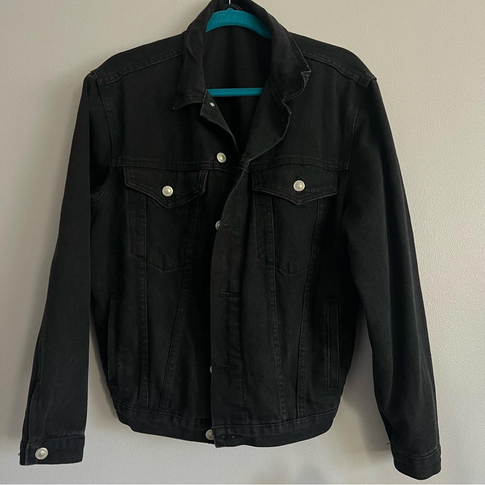 OVERSIZED JEAN JACKET